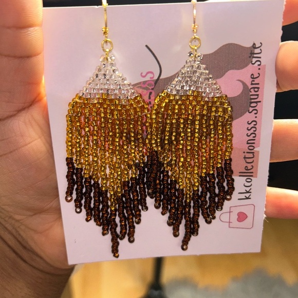 Chic Beaded Ombre Earrings - Picture 4 of 4